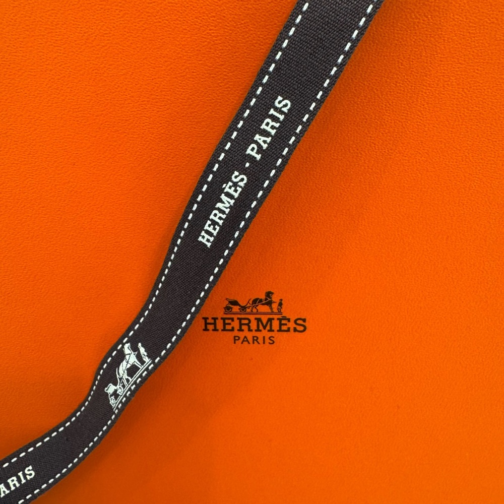Hermes | Gift Box with Ribbon - Picture 3 of 5